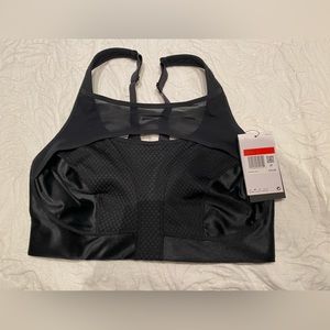 Nike SWOOSH ALPHA ULTRABREATHE SPORTS BRA